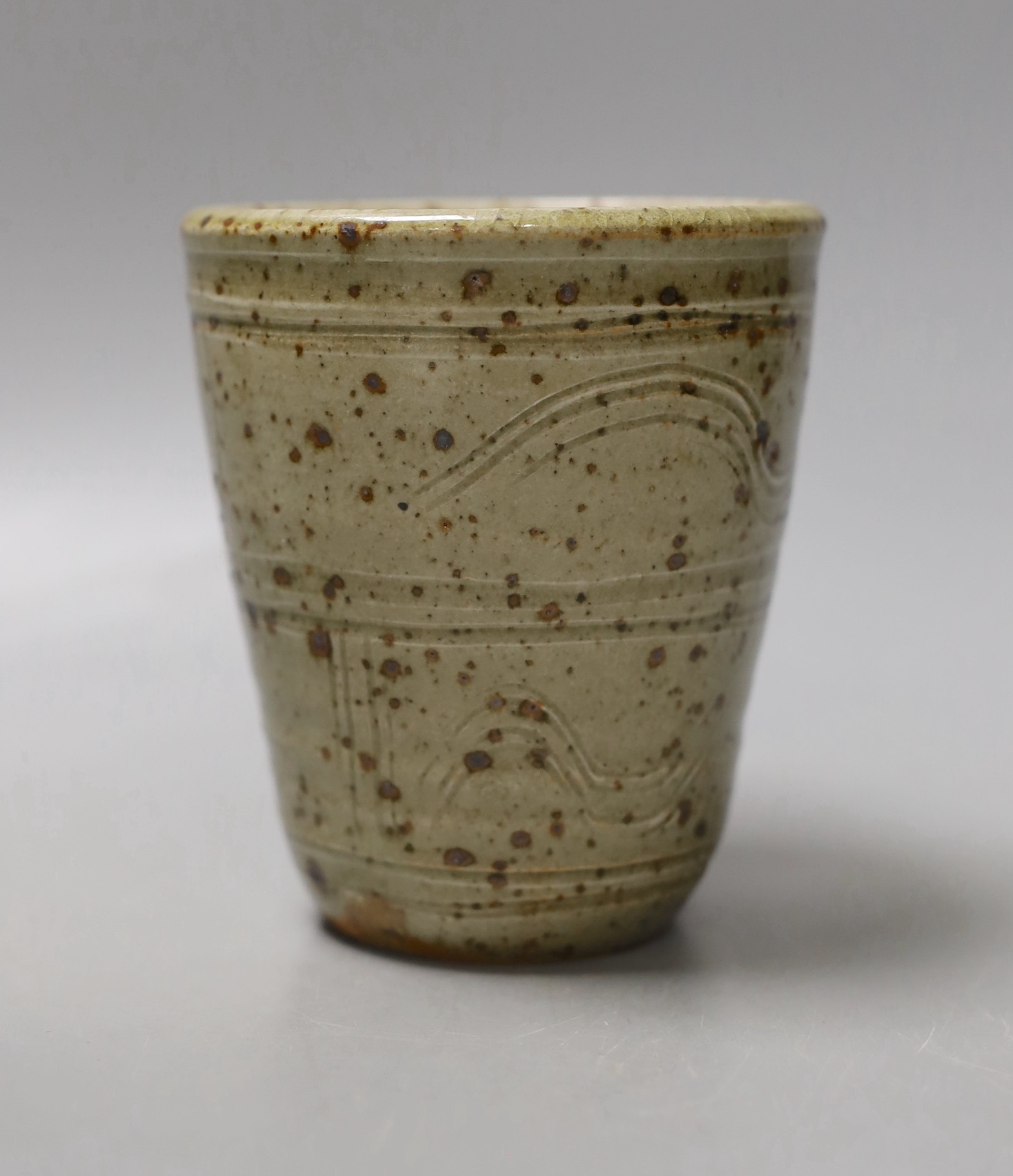 A studio pottery beaker by Seth Cardew, 12cm